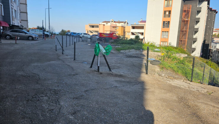 Zonguldak’ta kamulaştırma bedeli ödenmeyen yol için arsa sahipleri çit çekti