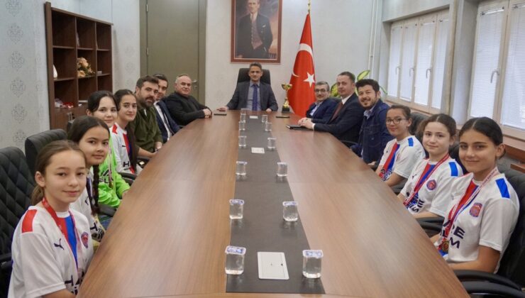 Kaymakam Kaya’dan şampiyon sporculara tebrik