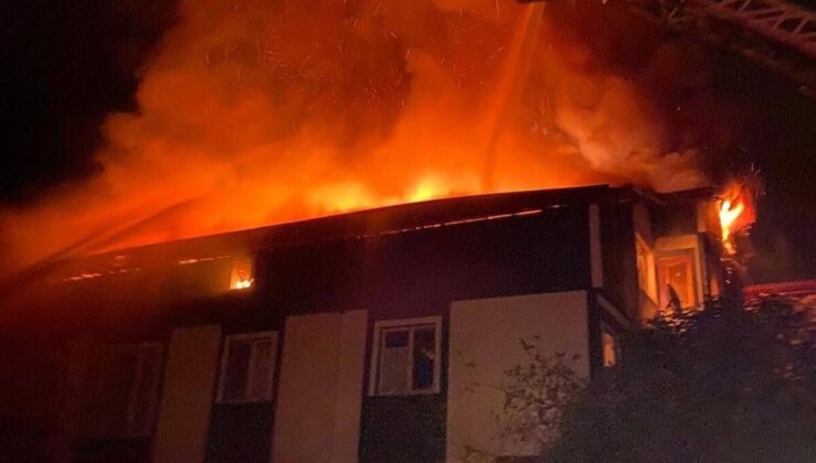 Kızılcakese Köyü’nde çıkan yangın paniğe neden oldu