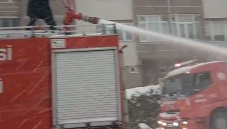 Karla Kapanan Yollar Deniz Suyuyla Açılıyor