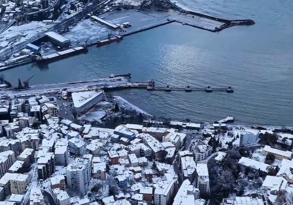 Kömür Kentin Beyaz Rüyası: Zonguldak Limanı’ndan Kartpostallık Kış Manzaraları