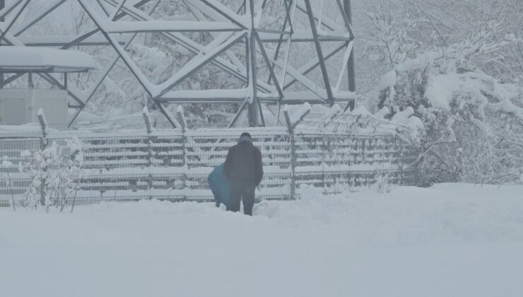 Zonguldak-Ereğli Yolunda Kar Mesaisi: Ekipler Gece Boyu Durmadı, Yol Ulaşıma Açıldı