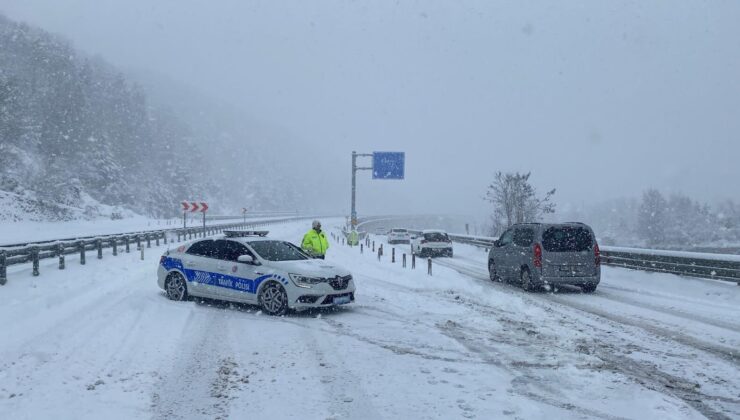 Zonguldak kara teslim: 198 köy yolu kapandı, ana yollarda ‘uzun araç’ alarmı