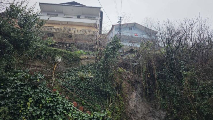 Zonguldak’ta heyelan korkusu: 8 evin yolu toprak altında kaldı