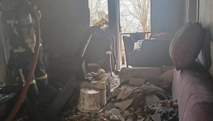 Zonguldak’ta Korkutan ev yangını; 1 kişi hastaneye kaldırıldı