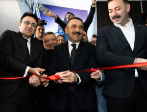 KGD’de muhteşem açılış: Derneğe kadın eli değdiği belli oluyor