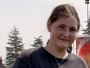 Menenjit Şüphesiyle Hastaneye Kaldırılan 14 Yaşındaki Öğrenci Hayatını Kaybetti