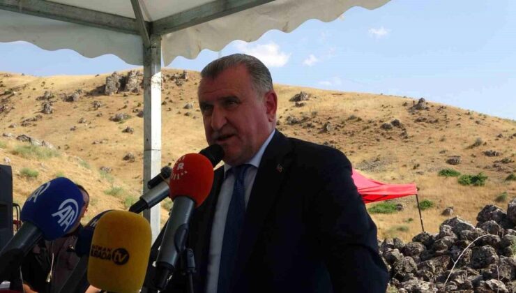 Bakan Bak: İnanç mozaiğimizi korumak en önemli vizyon