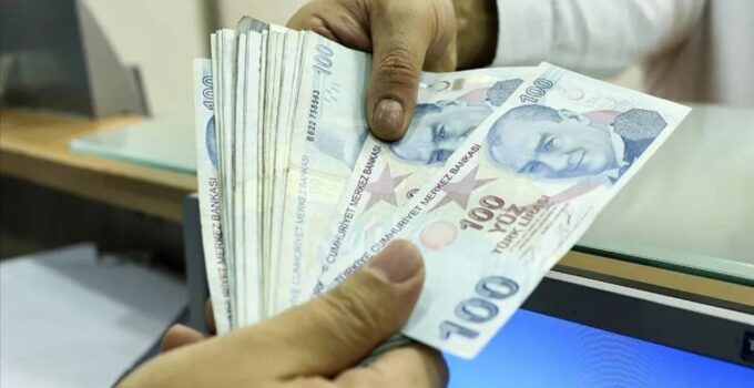 Memur emeklisine seyyanen zam teklifi komisyona sevk edildi