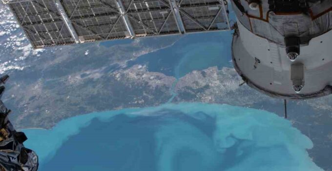 NASA Uyduları, İstanbul Boğazı’ndaki Turkuaz Renk Değişimini Belgeledi!