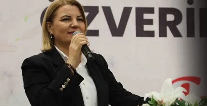 İzmit Belediye Başkanı Fatma Kaplan Hürriyet rüşvet ve örgüt kurma suçlamasıyla görevden alındı