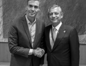 Sanchez’den Özel’e mesaj: “Bir atılım yapmak için tam zamanı olduğunu hissettiniz”