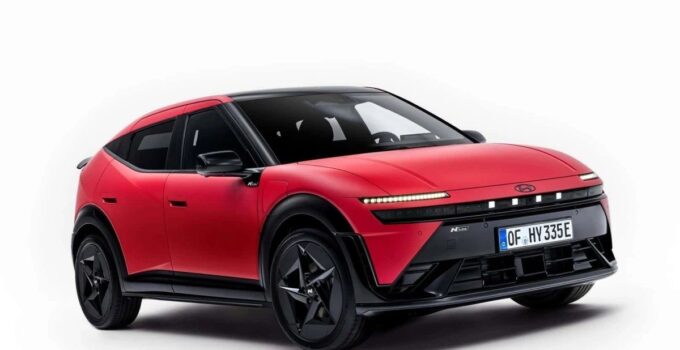 Hyundai Türkiye’de ilk elektrikli otomobil üretimine başladı: 30 bin IONIQ 3 hedefleniyor