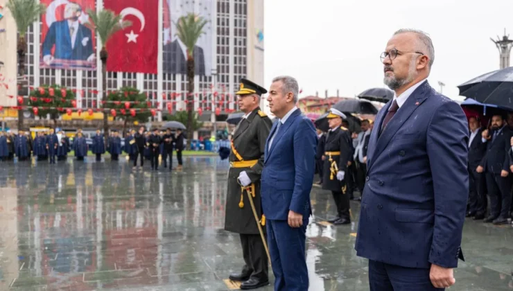 İzmir’de Cumhuriyet coşkusu başladı