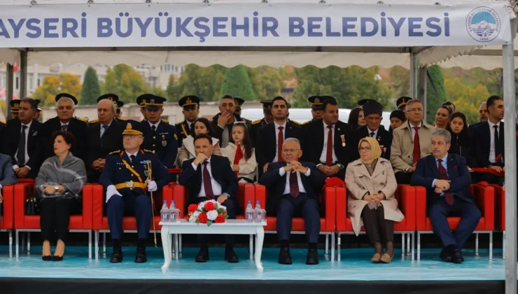 Kayseri’de Cumhuriyet coşkusu